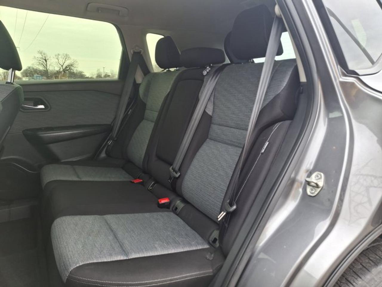 2023 Nissan Rogue SV AWD | Sunroof | 360 Camera | Remote Start | CarPlay + Android | Power Seat | and Much More ! Photo