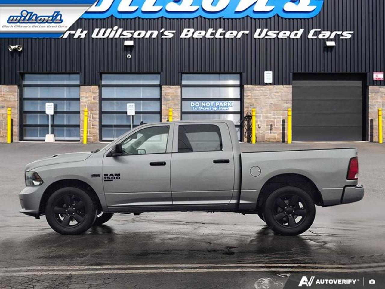 2021 RAM 1500 Classic Express 4x4 | 5.7L Hemi | Heated Seats + Steering | Remote Start | Carplay + Android Auto and More ! Photo