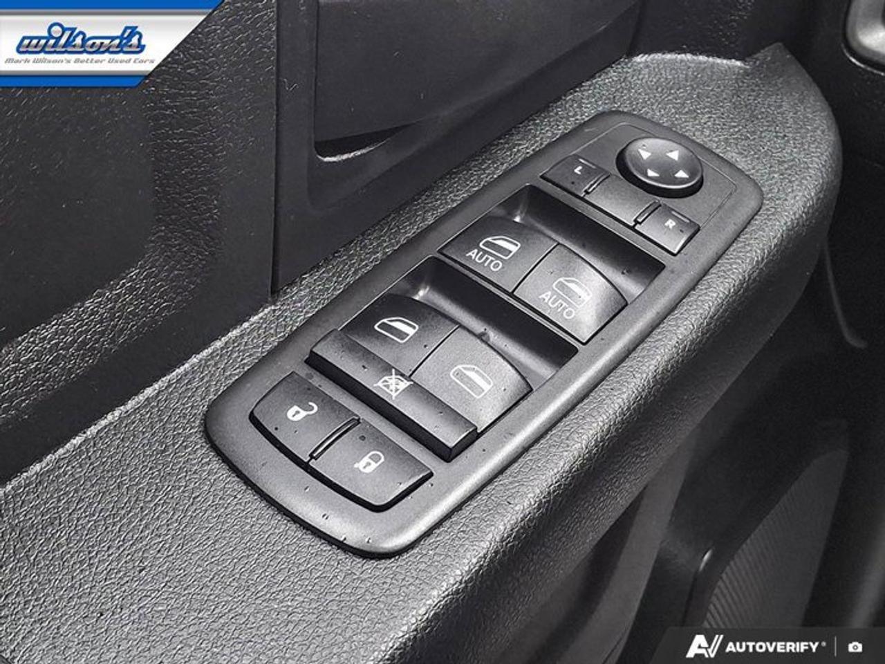 2021 RAM 1500 Classic Express 4x4 | 5.7L Hemi | Heated Seats + Steering | Remote Start | Carplay + Android Auto and More ! Photo