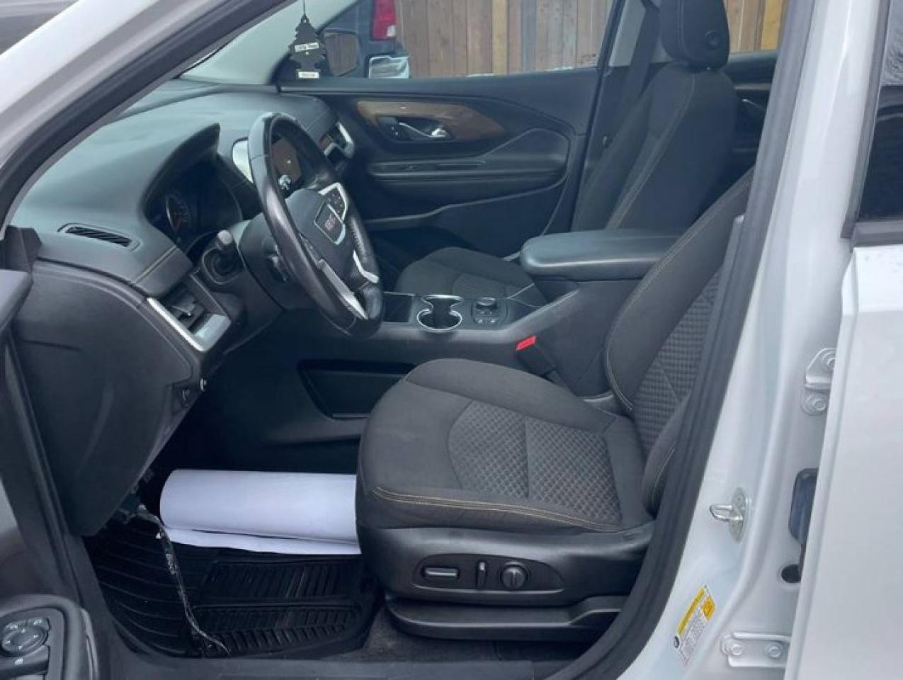 2020 GMC Terrain SLE AWD Elevation | 2.0L | Pano Roof | Navi | Heated Seats | Power Liftgate | Remote Start and More! Photo