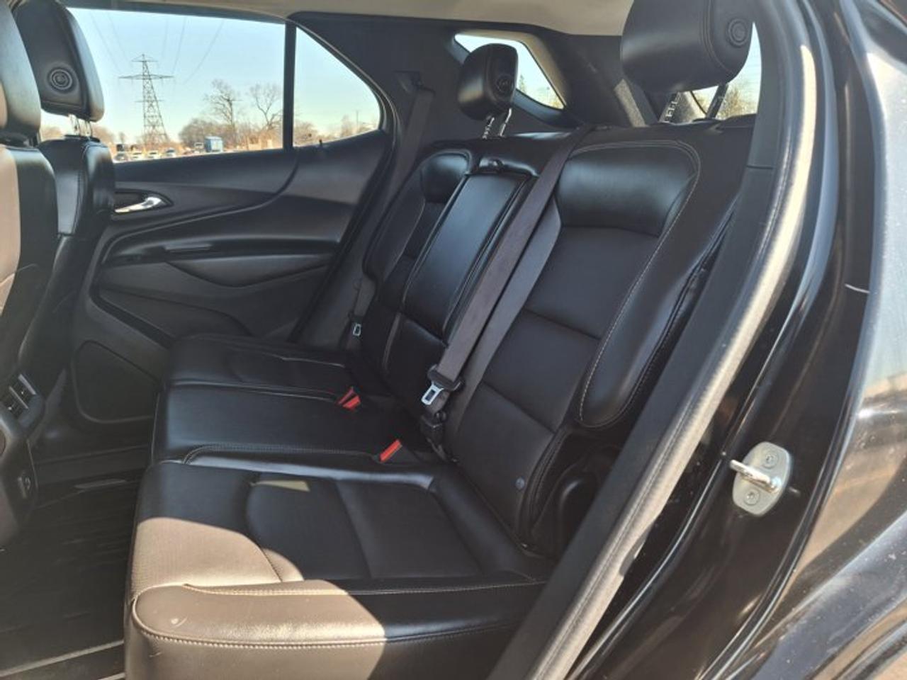 2020 Chevrolet Equinox LT Midnight Edition | Leather | Sunroof | Nav | Power Liftgate | Rear Camera and More! Photo