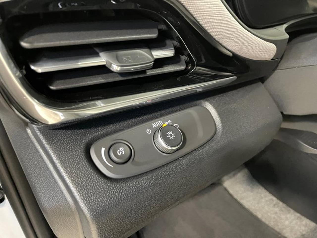 13670879