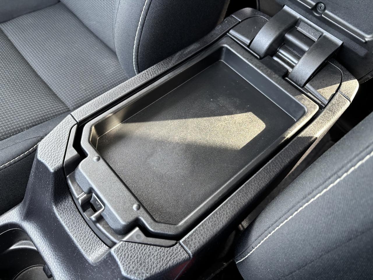 2017 Toyota RAV4 XLE ~SAFETY INCLUDES~PRICE CASH/FINANCE PRICE~ Photo