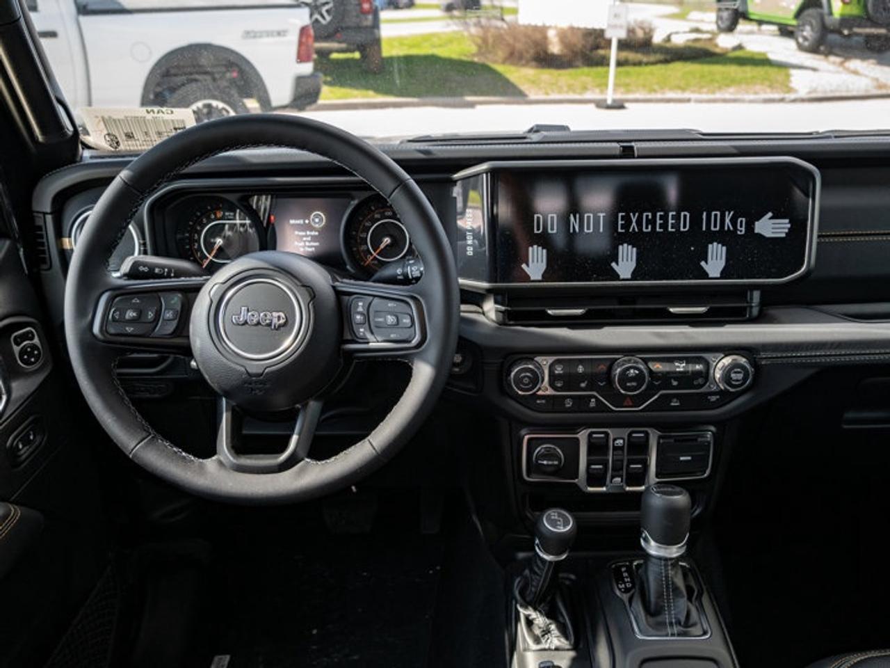2026 Jeep Gladiator Sahara Photo