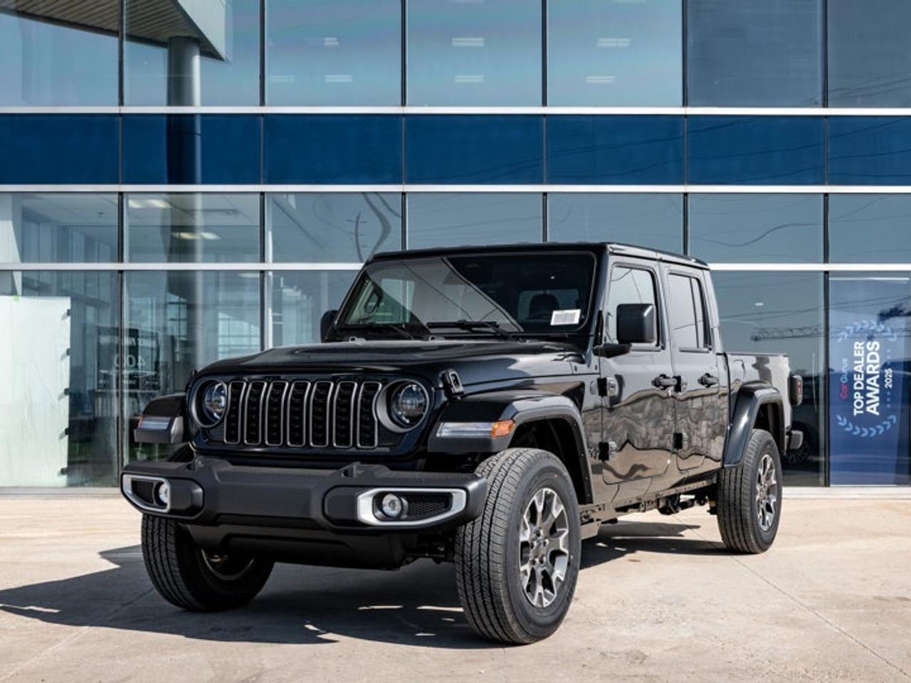 2026 Jeep Gladiator Sahara Photo