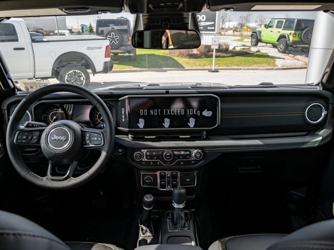 2026 Jeep Gladiator Sahara Photo