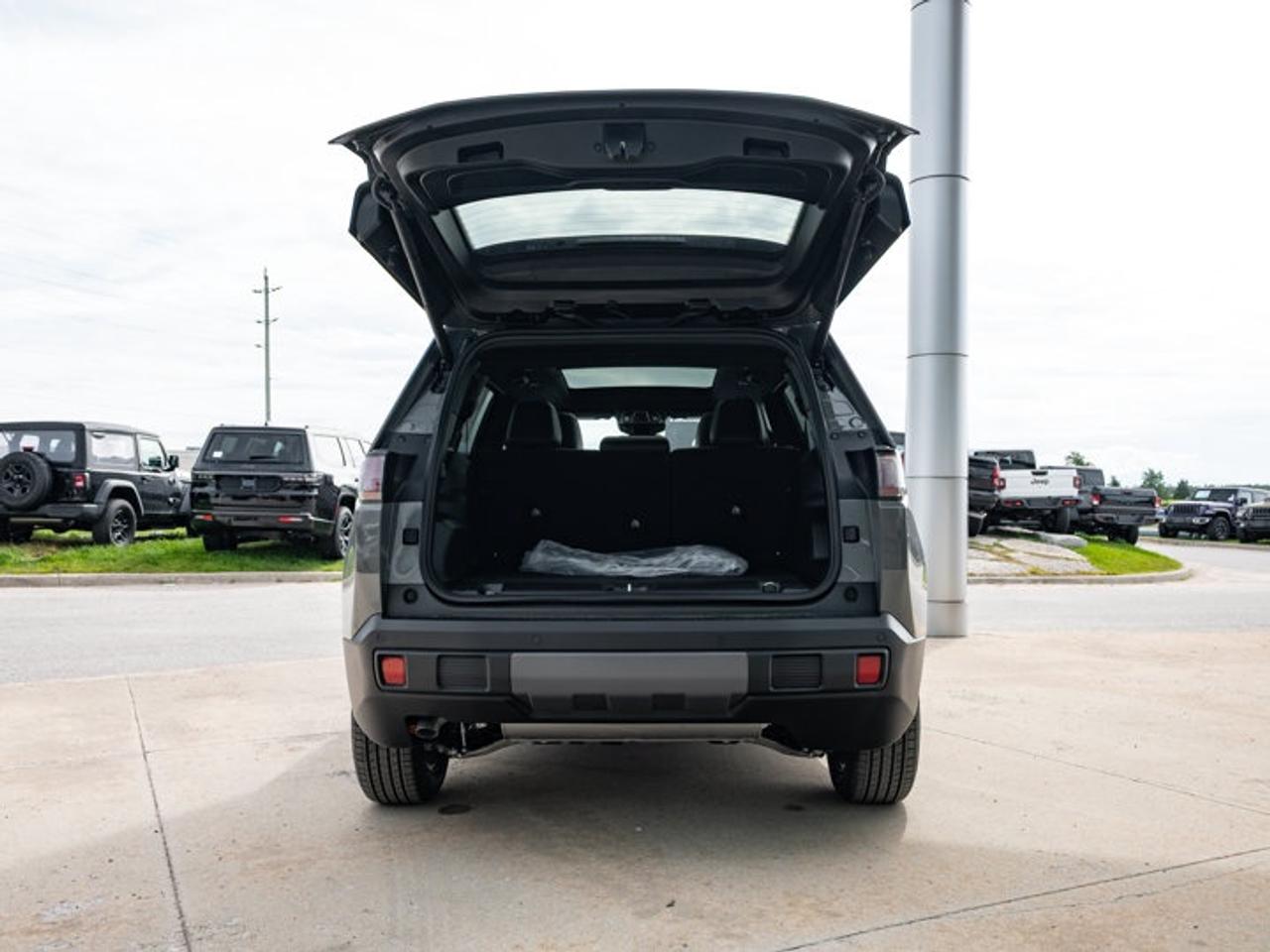 2026 Jeep Cherokee Limited Photo
