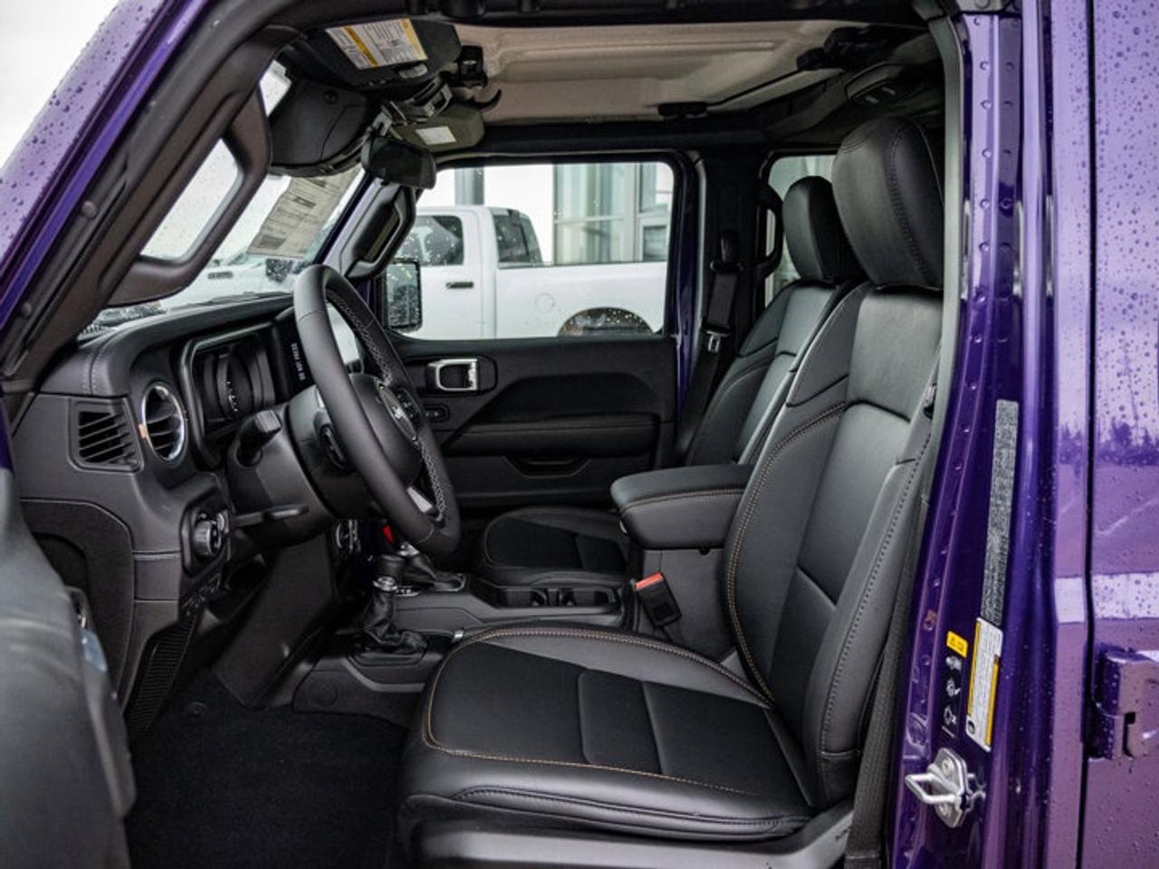 2026 Jeep Gladiator Sahara Photo