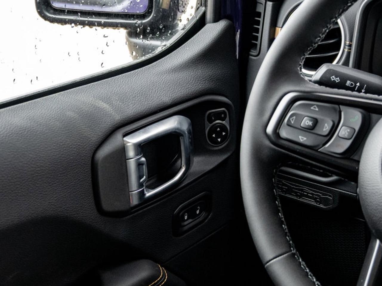 2026 Jeep Gladiator Sahara Photo