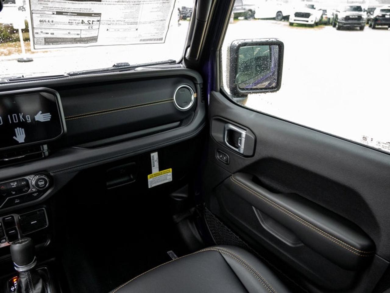 2026 Jeep Gladiator Sahara Photo