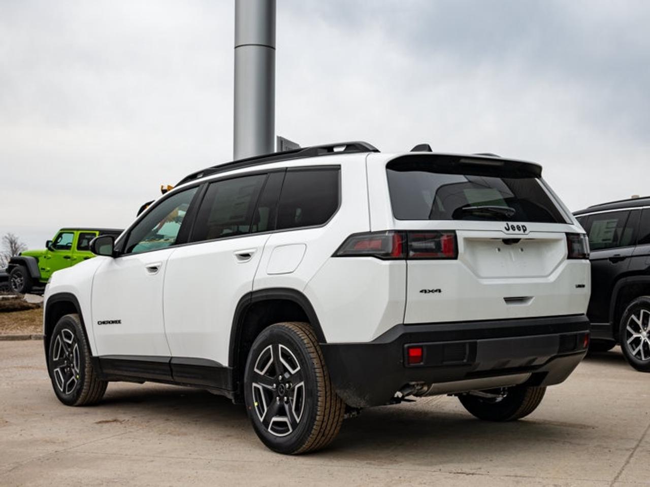 2026 Jeep Cherokee laredo Photo