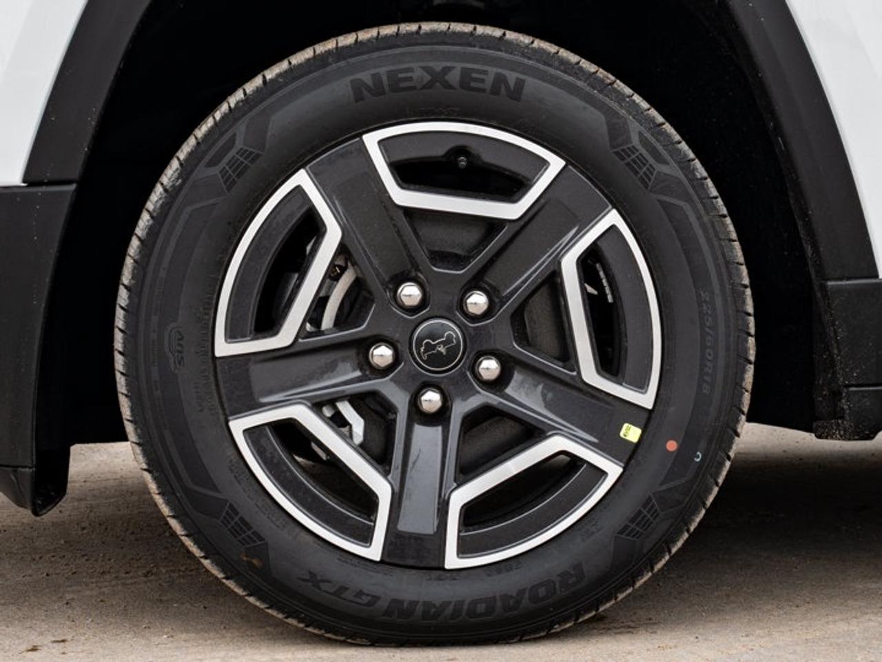 2026 Jeep Cherokee laredo Photo