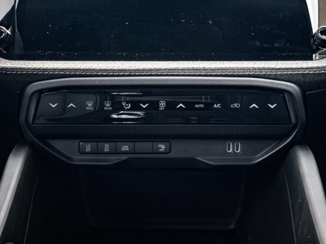 2026 Jeep Cherokee laredo Photo