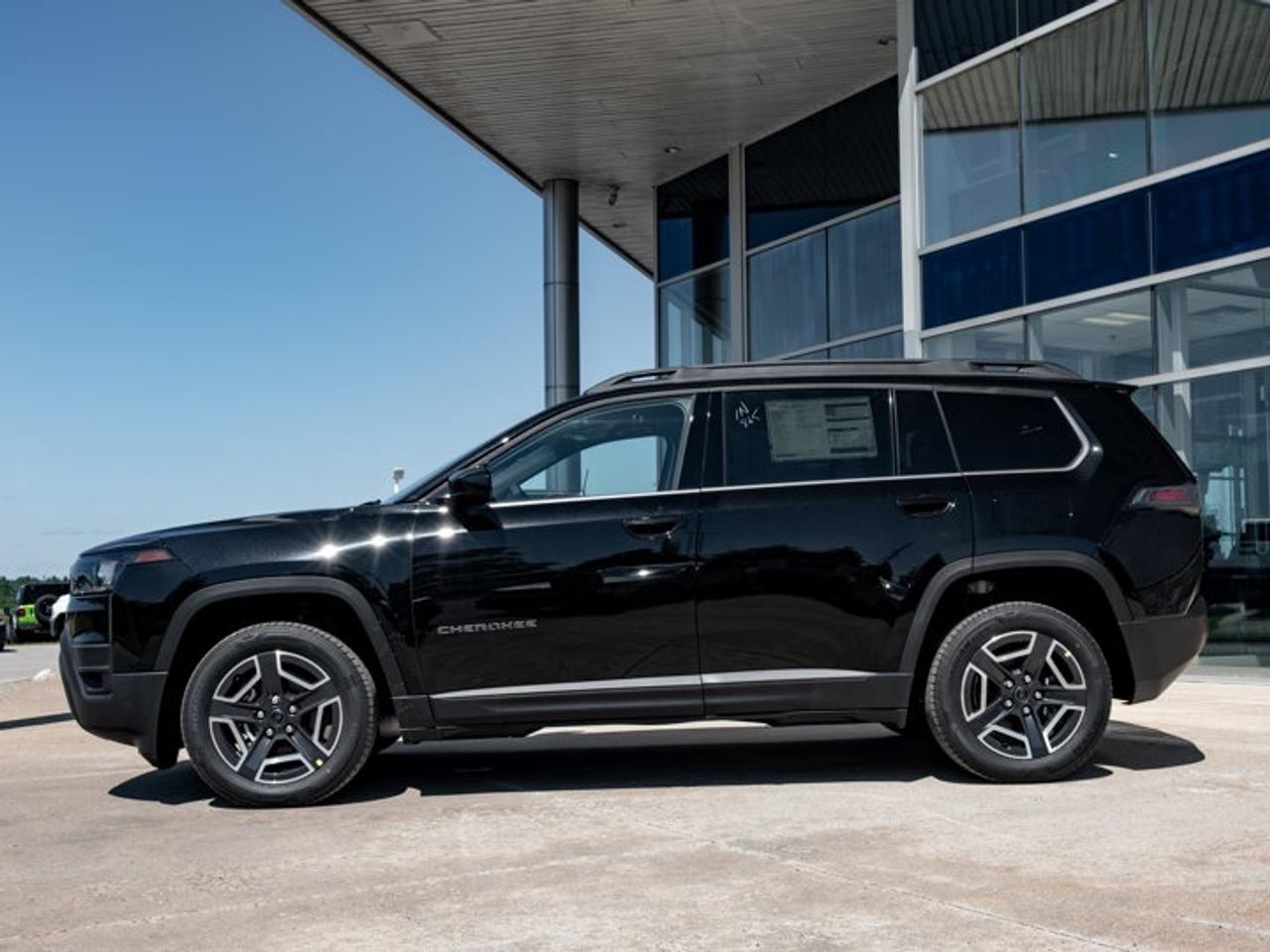 2026 Jeep Cherokee laredo Photo