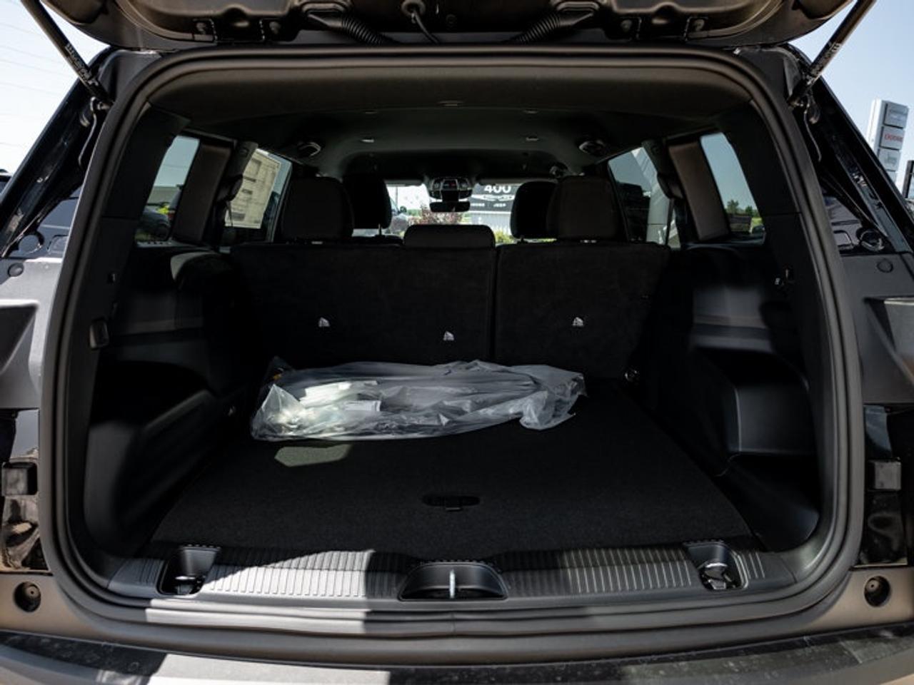 2026 Jeep Cherokee laredo Photo