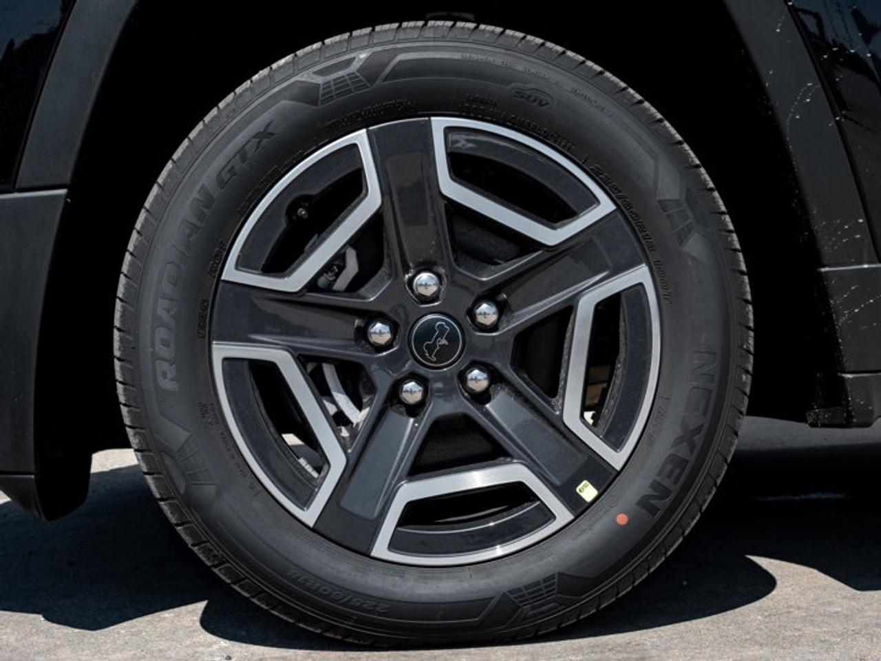 2026 Jeep Cherokee laredo Photo