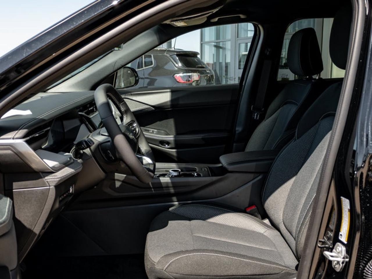 2026 Jeep Cherokee laredo Photo