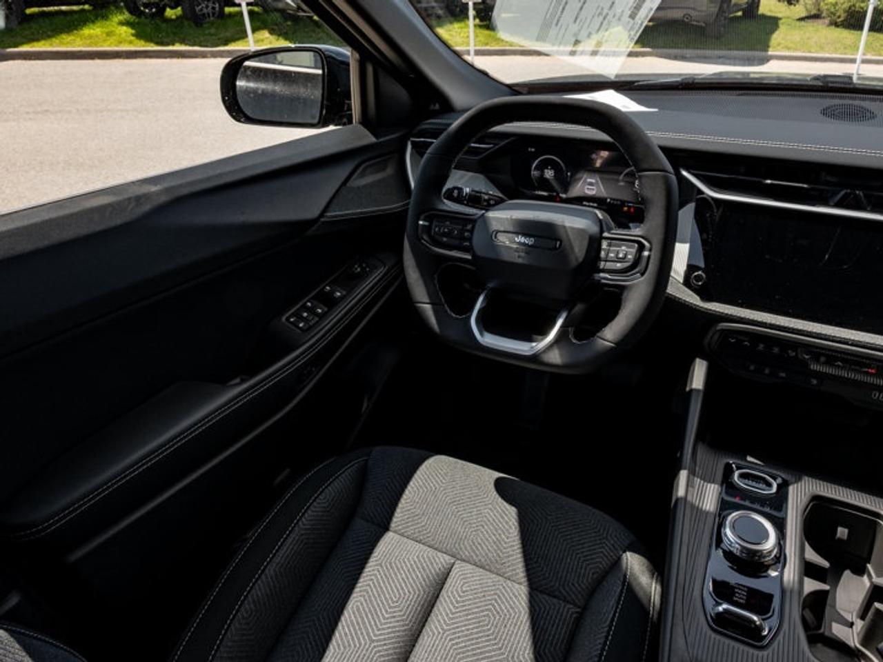 2026 Jeep Cherokee laredo Photo