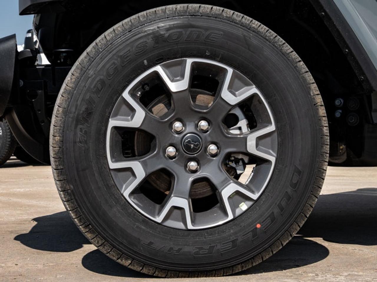 2026 Jeep Gladiator Sahara Photo