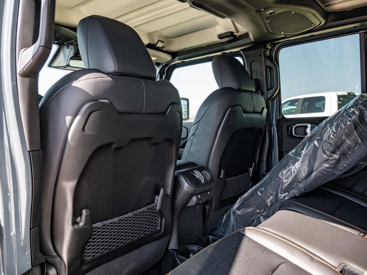 2026 Jeep Gladiator Sahara Photo