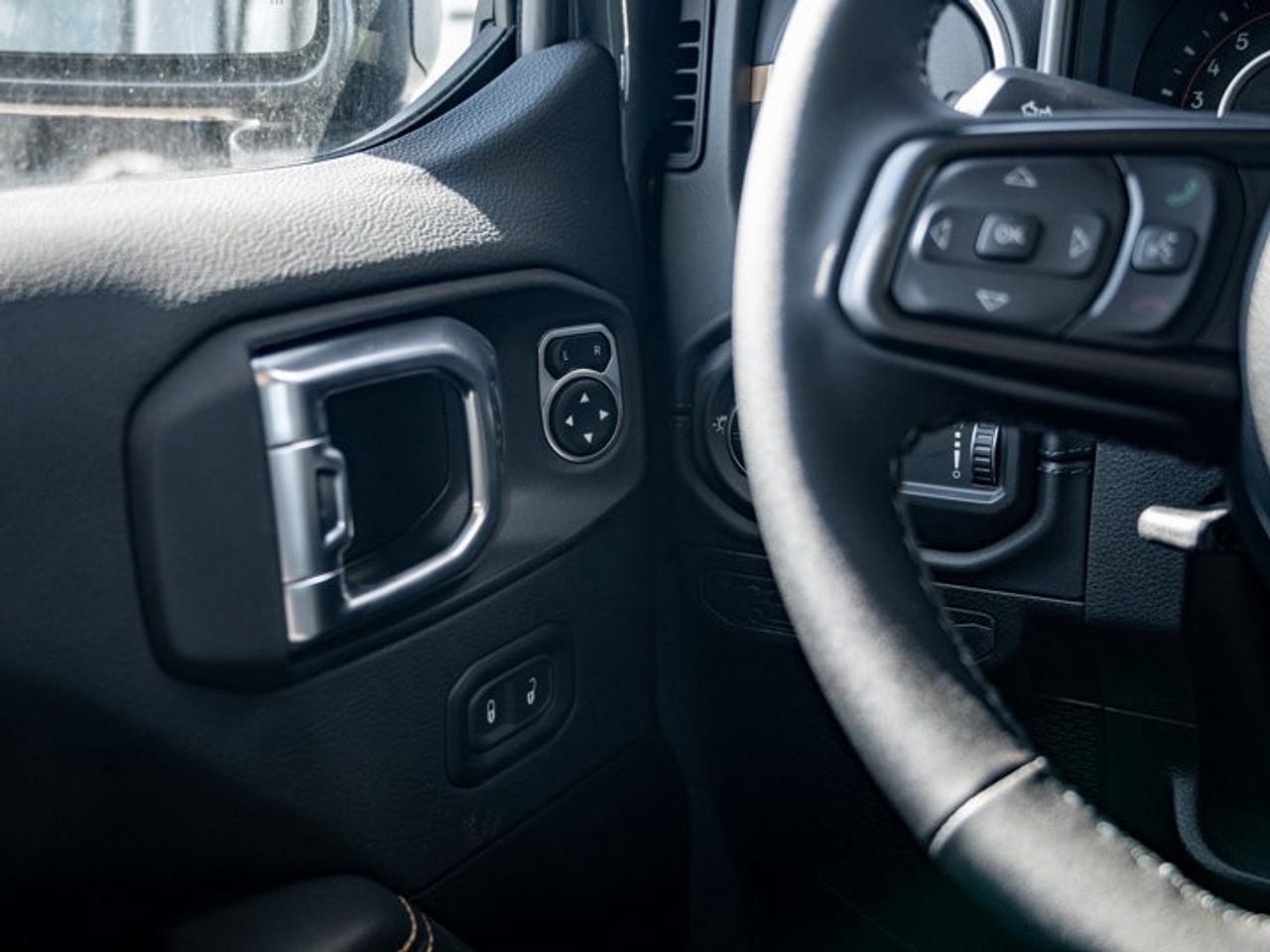 2026 Jeep Gladiator Sahara Photo
