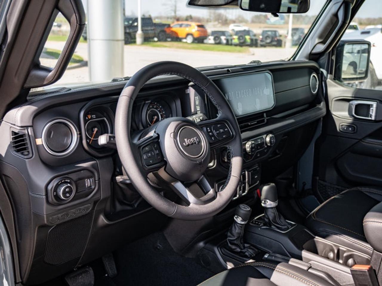 2026 Jeep Gladiator Sahara Photo