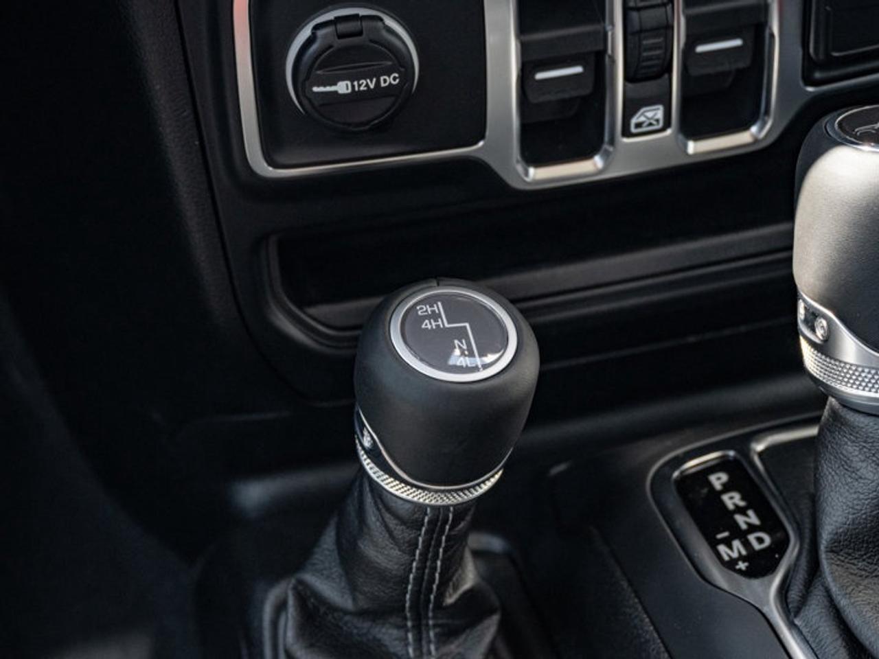 2026 Jeep Gladiator Sahara Photo