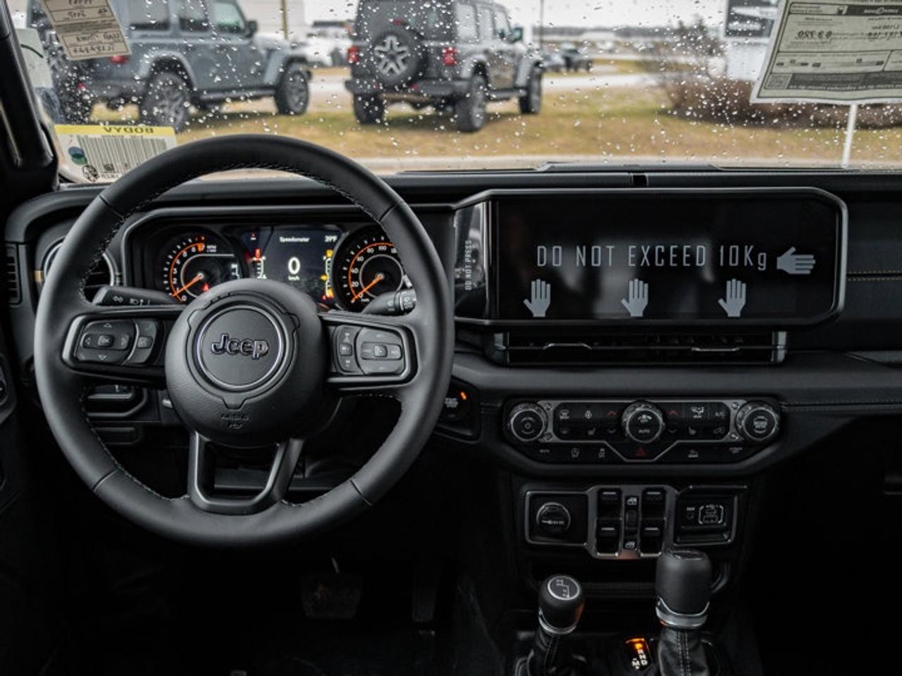2026 Jeep Gladiator Sahara Photo
