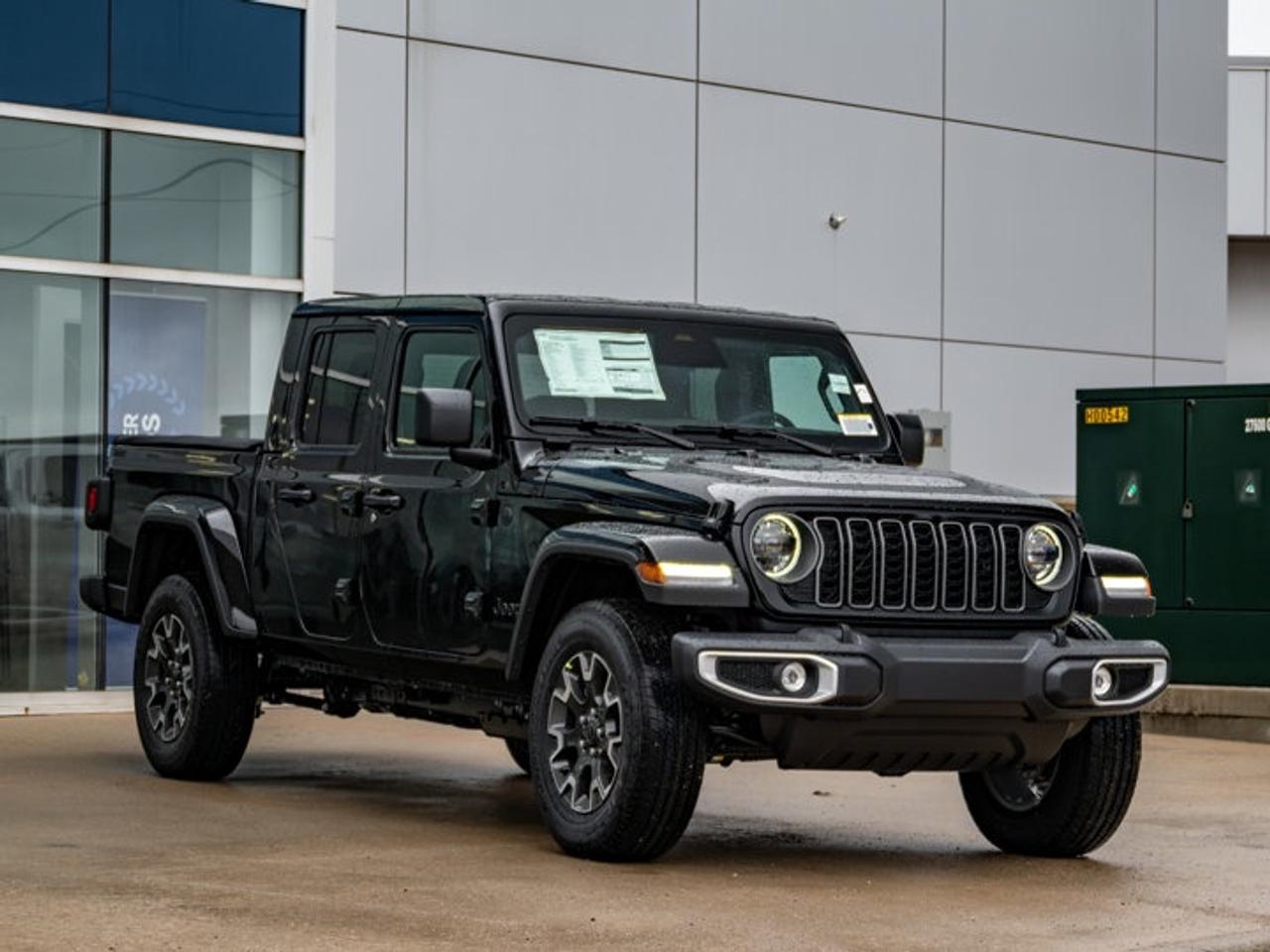 2026 Jeep Gladiator Sahara Photo