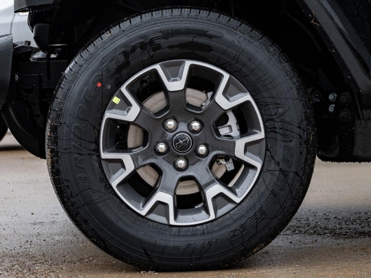 2026 Jeep Gladiator Sahara Photo