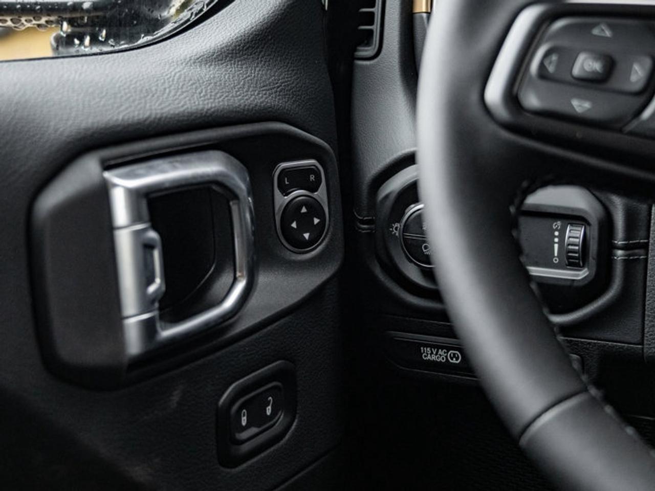 2026 Jeep Gladiator Sahara Photo