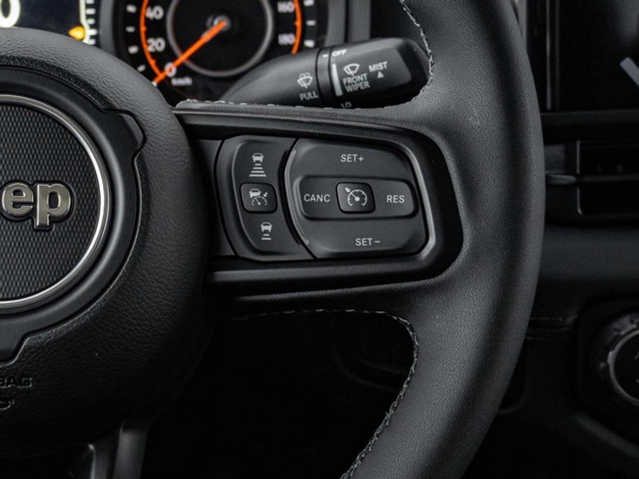 2026 Jeep Gladiator Sahara Photo