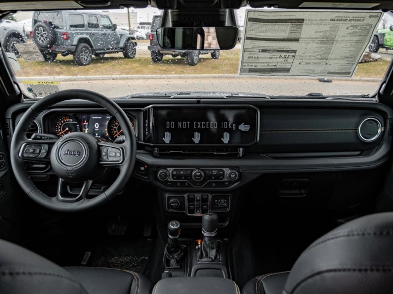 2026 Jeep Gladiator Sahara Photo