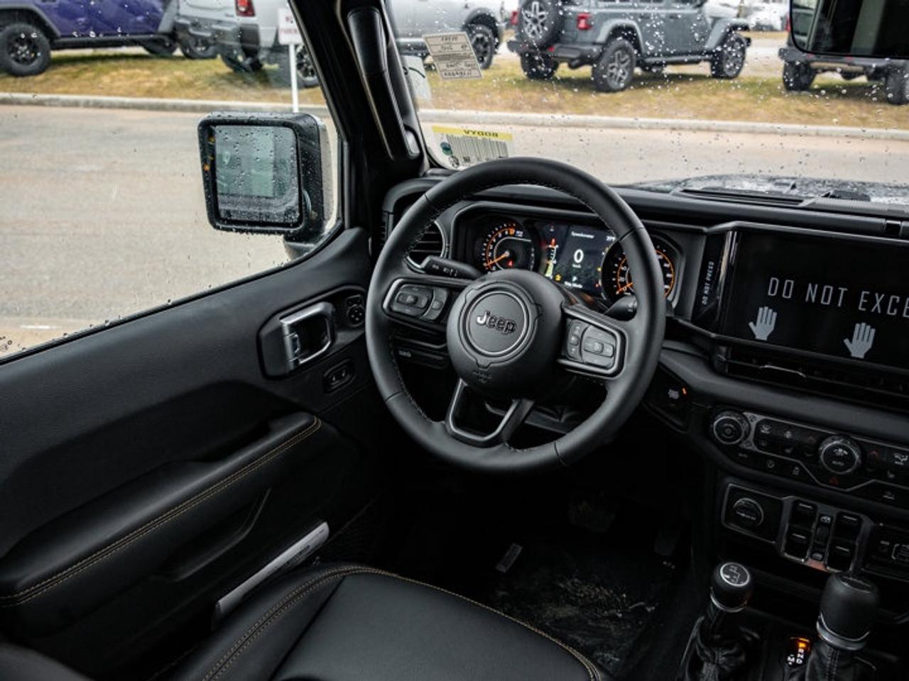 2026 Jeep Gladiator Sahara Photo