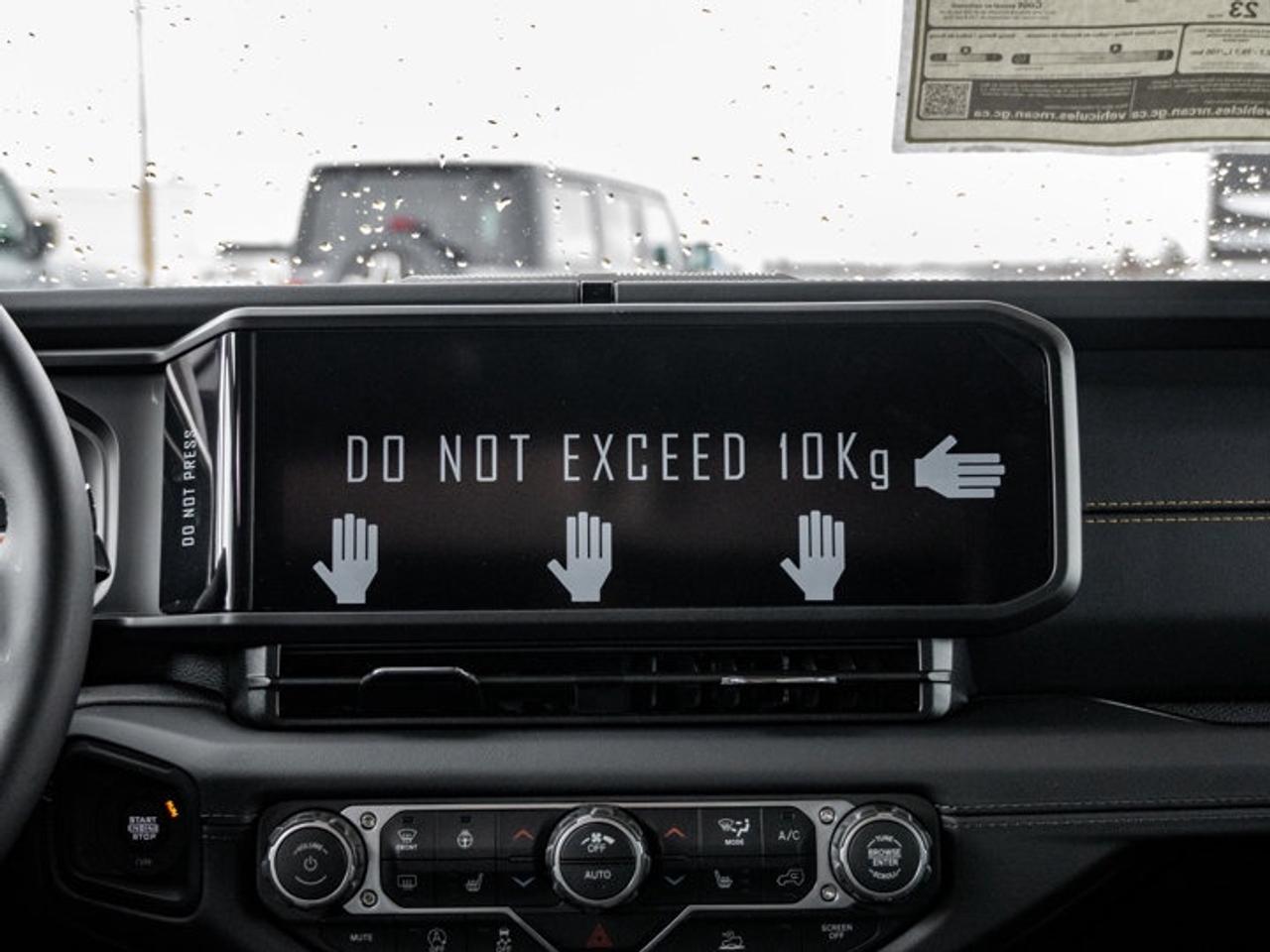 2026 Jeep Gladiator Sahara Photo