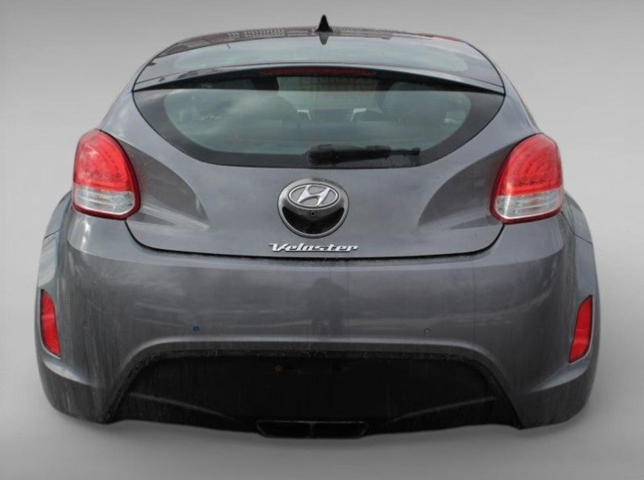 2015 Hyundai Veloster w/Tech*Heated Seats*Moon Roof*Rear Cam*Navigation Photo