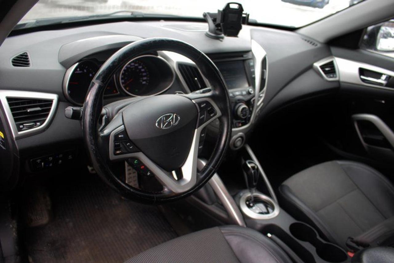 2015 Hyundai Veloster w/Tech*Heated Seats*Moon Roof*Rear Cam*Navigation Photo