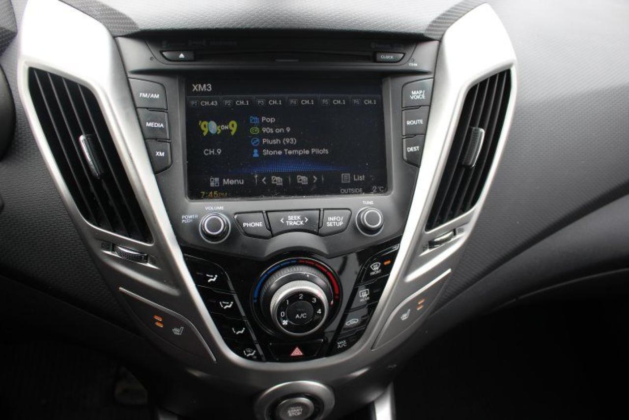 2015 Hyundai Veloster w/Tech*Heated Seats*Moon Roof*Rear Cam*Navigation Photo