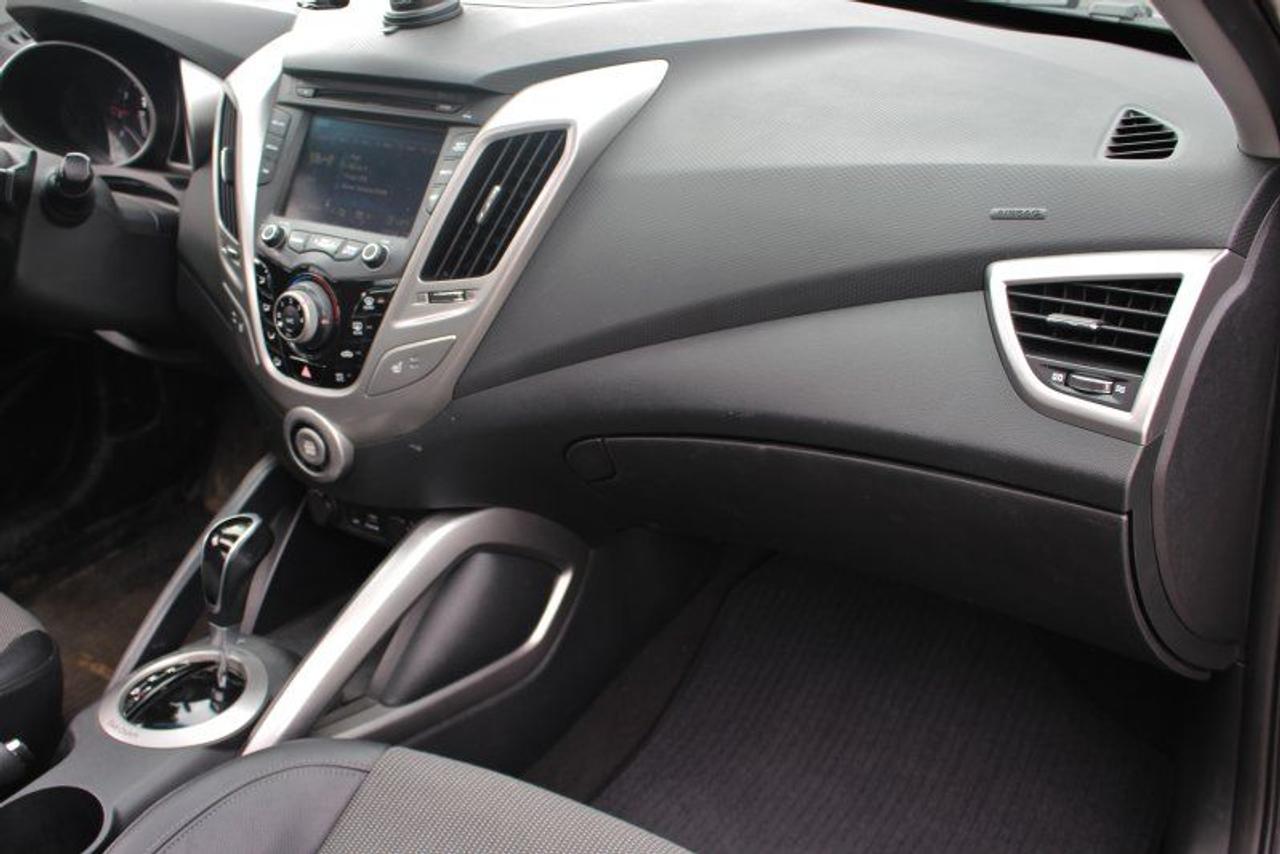 2015 Hyundai Veloster w/Tech*Heated Seats*Moon Roof*Rear Cam*Navigation Photo