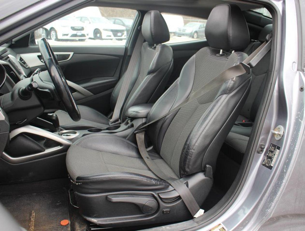 2015 Hyundai Veloster w/Tech*Heated Seats*Moon Roof*Rear Cam*Navigation Photo