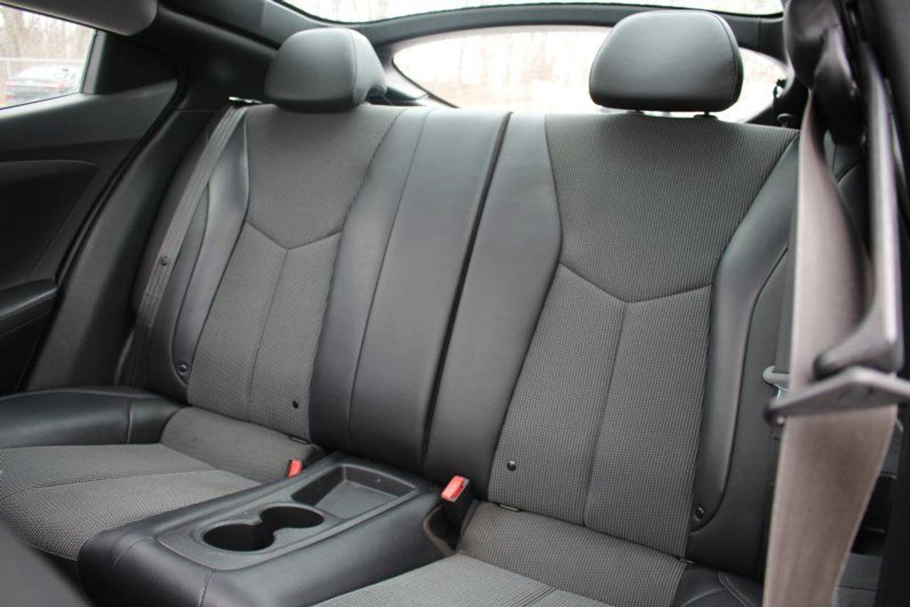 2015 Hyundai Veloster w/Tech*Heated Seats*Moon Roof*Rear Cam*Navigation Photo