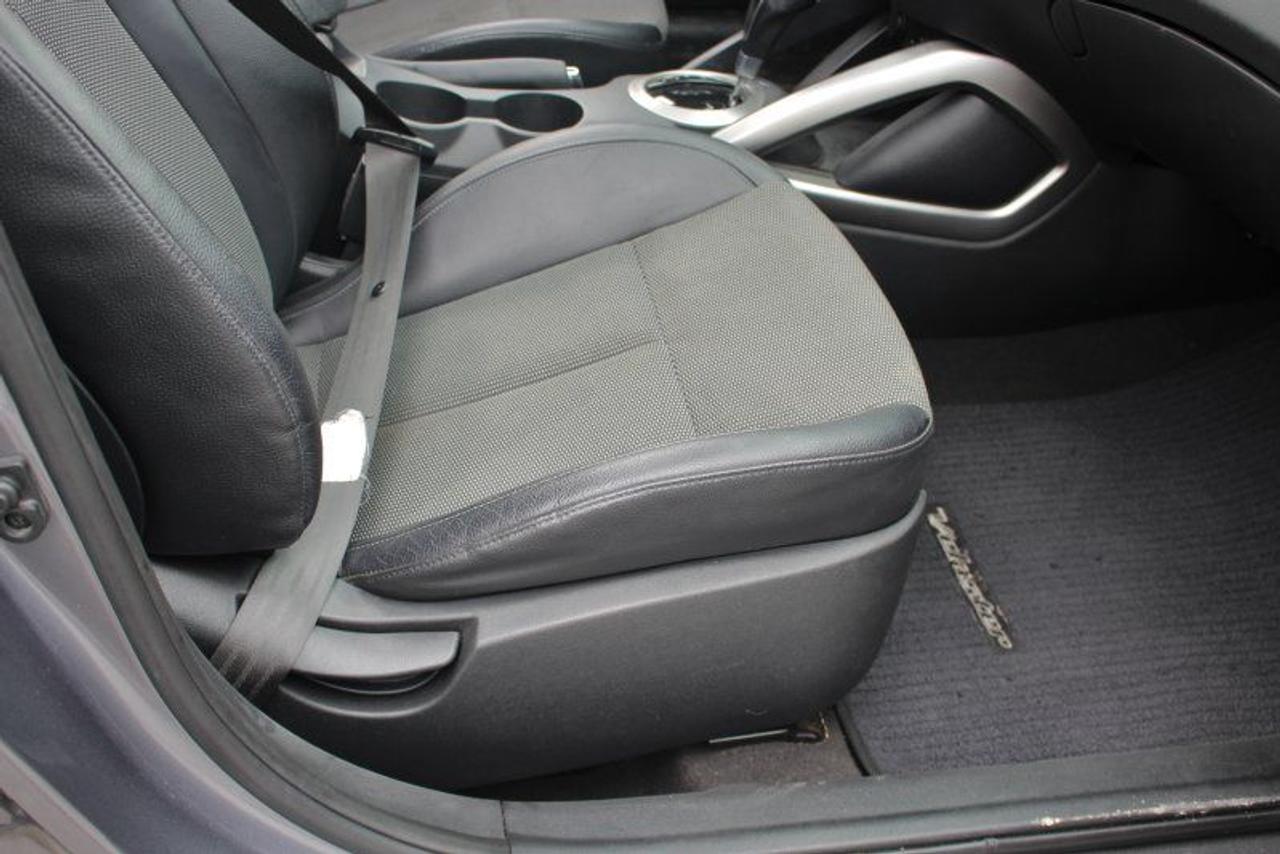 2015 Hyundai Veloster w/Tech*Heated Seats*Moon Roof*Rear Cam*Navigation Photo