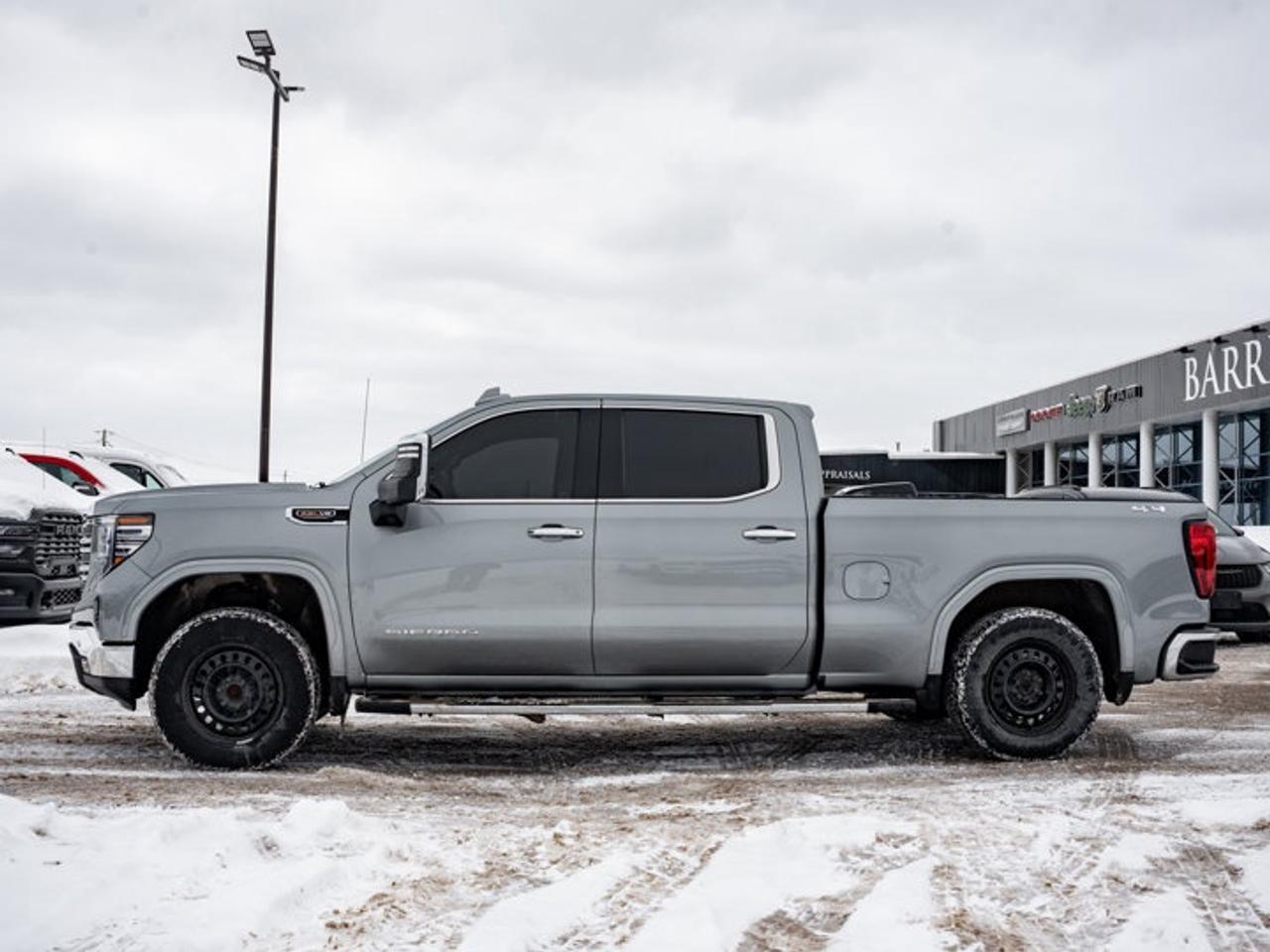 2025 GMC Sierra 1500 SLT Photo