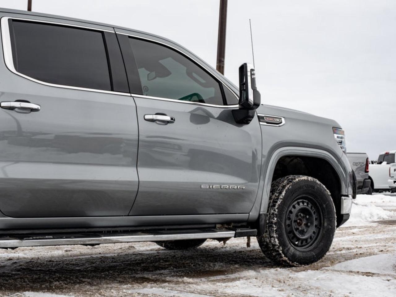 2025 GMC Sierra 1500 SLT Photo