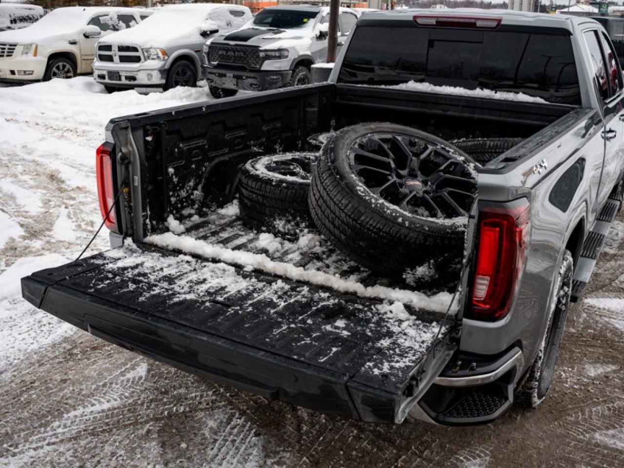 2025 GMC Sierra 1500 SLT Photo