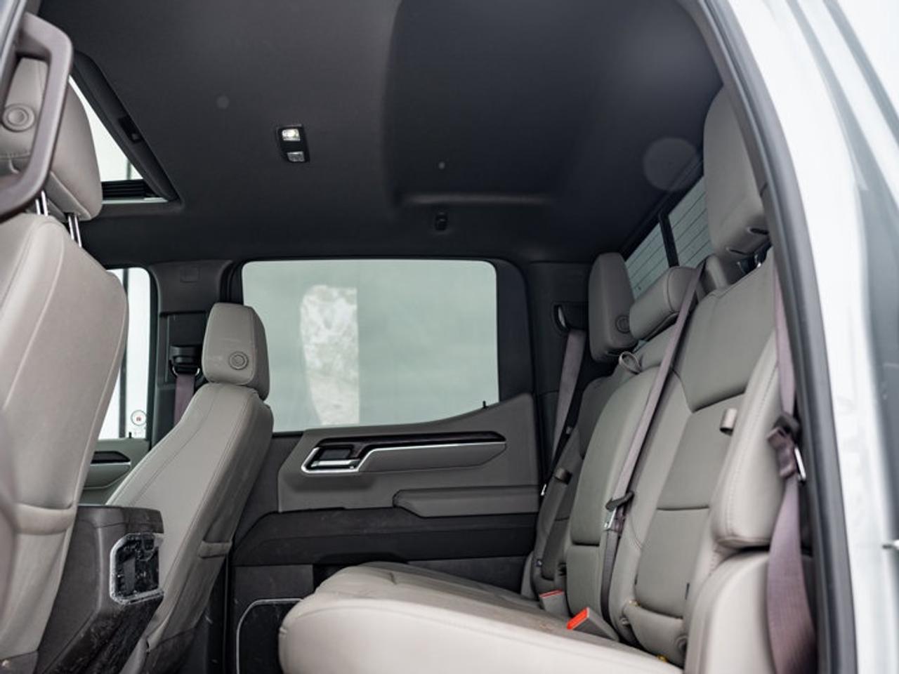 2025 GMC Sierra 1500 SLT Photo