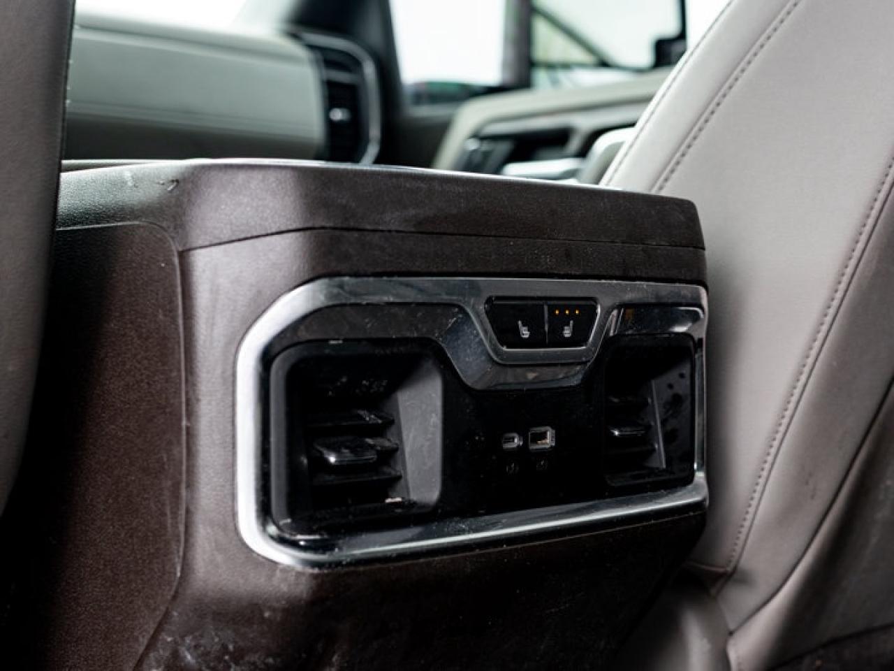 2025 GMC Sierra 1500 SLT Photo