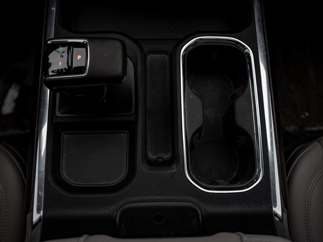 2025 GMC Sierra 1500 SLT Photo