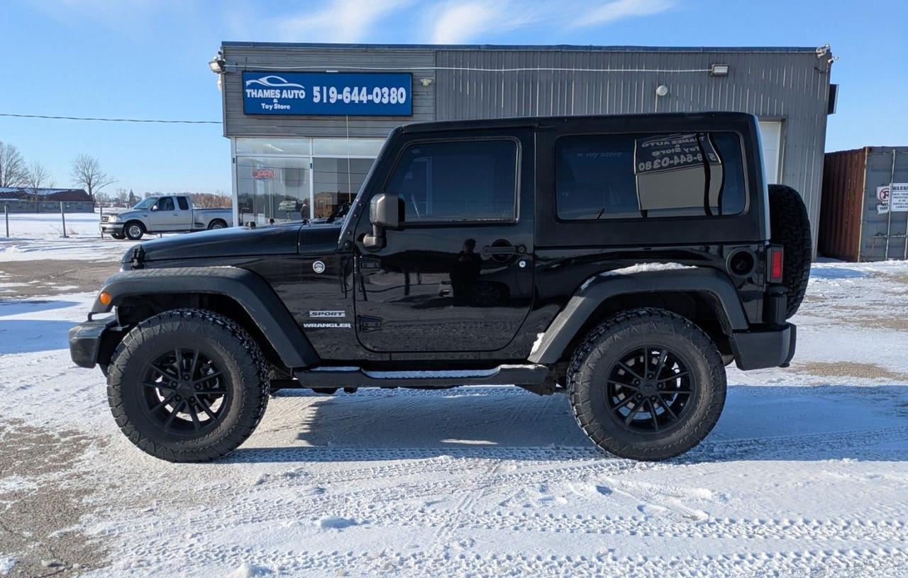 2016 Jeep Wrangler 4WD 2dr Sport Photo1