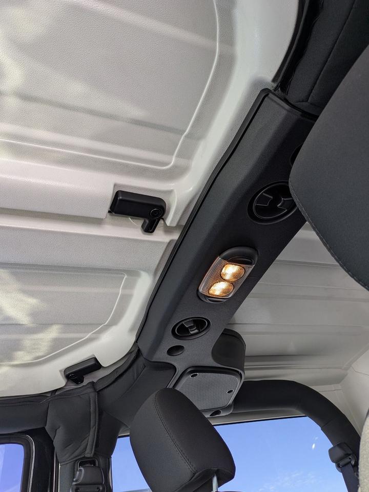 2016 Jeep Wrangler 4WD 2dr Sport Photo